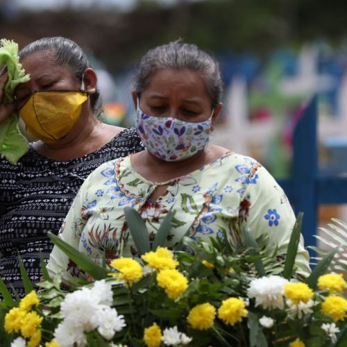 Covid-19: Brasil bate novo recorde de mortes registradas em um dia