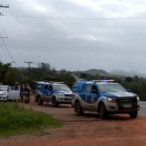 Após roubar carro em R. do Jacuípe, assaltante morre e outro é baleado em perseguição Policial