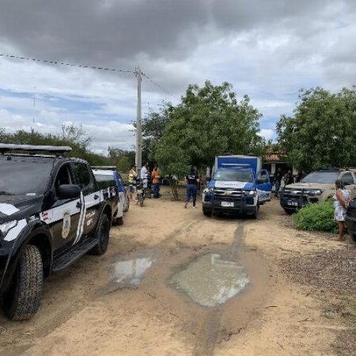 Irmãos são mortos a tiros dentro de casa em Quixabeira