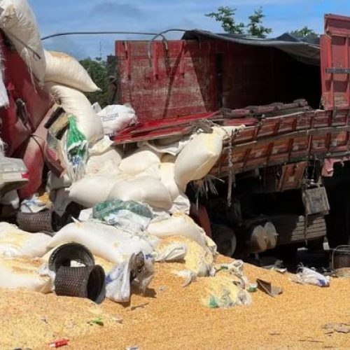 Três pessoas morrem em acidente entre caminhões no interior da Bahia