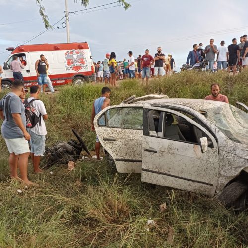 Retirolândia: Grave acidente entre carro e moto deixa dois mortos e dois feridos na BA 120