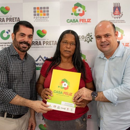 Prefeitura de Serra Preta entrega mais de 100 títulos de propriedade urbana aos moradores do distrito do Bravo