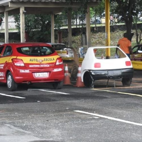 Veículos usados em autoescolas têm tempo de uso prorrogado