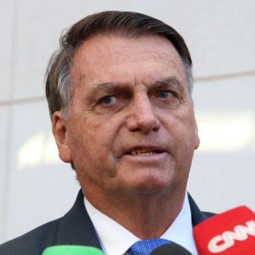 Redes sociais devem enviar postagens de Bolsonaro à PGR, decide Moraes