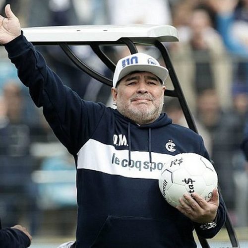 Aos 60 anos, Diego Maradona morre após parada cardiorrespiratória