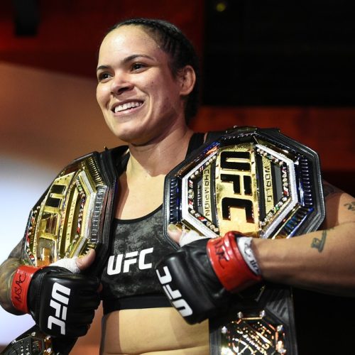 Com atuação impecável, Amanda Nunes finaliza Megan Anderson e mantém cinturão no UFC 259