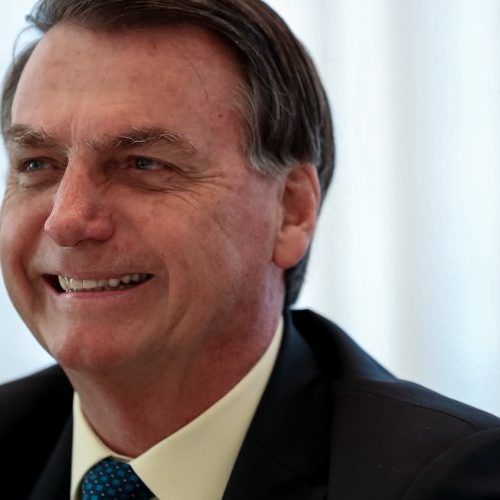 Bolsonaro visa auxílio-emergencial até o fim do ano e estima valor maior que R$ 200 e menor que R$ 600