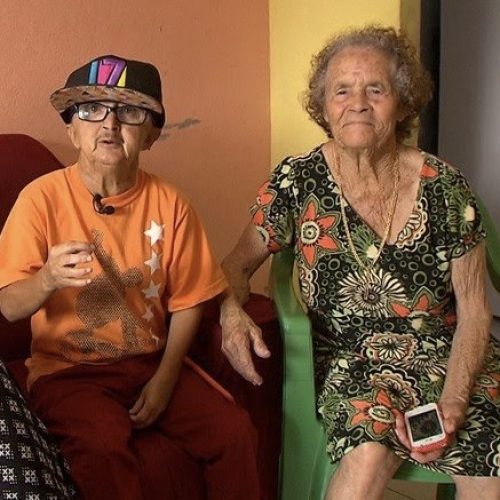 Mãe de Jotinha é internada com suspeita de covid-19