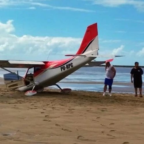 Avião faz pouso forçado em Porto Seguro